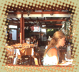 inside view of Platia Bar ouzeri and restaurant in Agia Anna Naxos :: Naxos restaurant