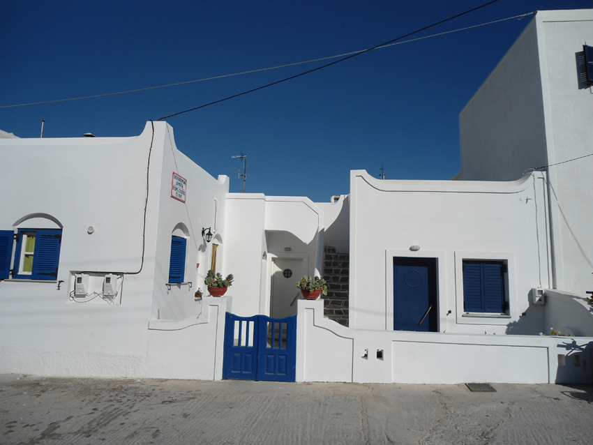 Paros Rooms  Petros in Paros Naousa